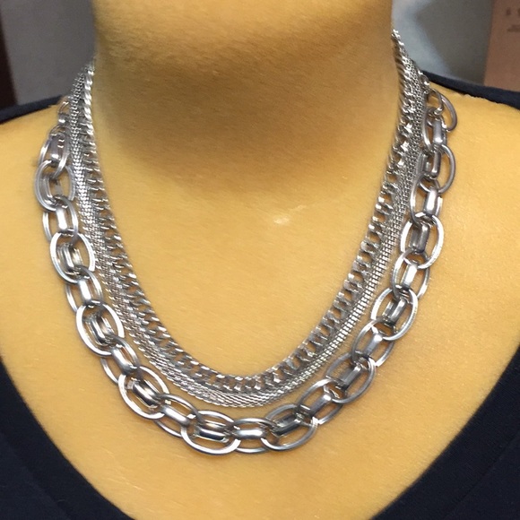 Jewelry - Three strand silver tone necklace